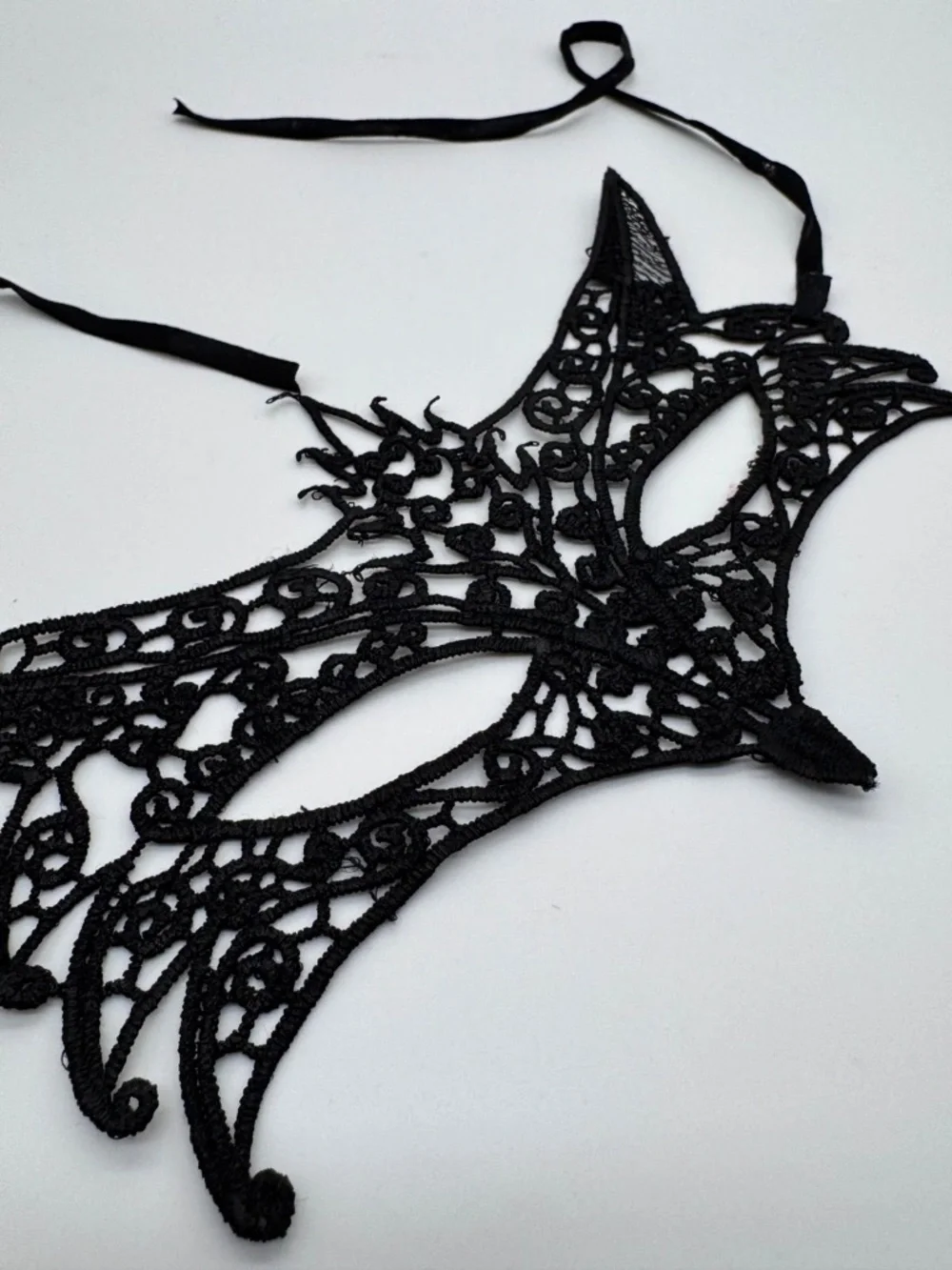 Black Lace Masquerade Mask Fox Crown Gothic Halloween Costume Ball NWOT